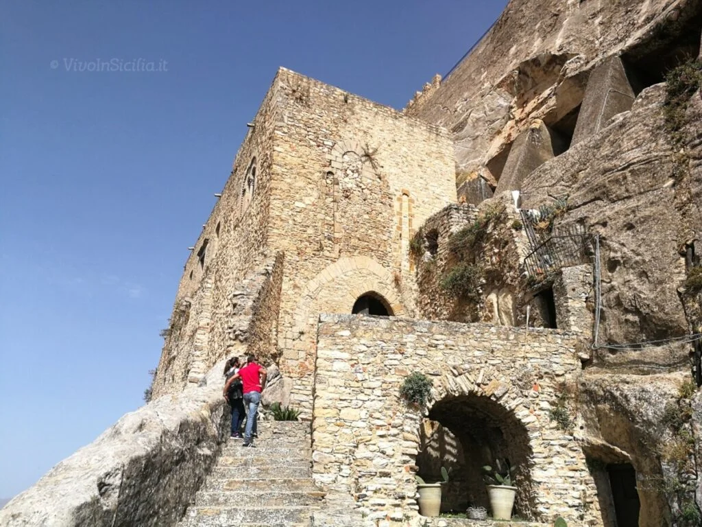 il castello di Sperlinga