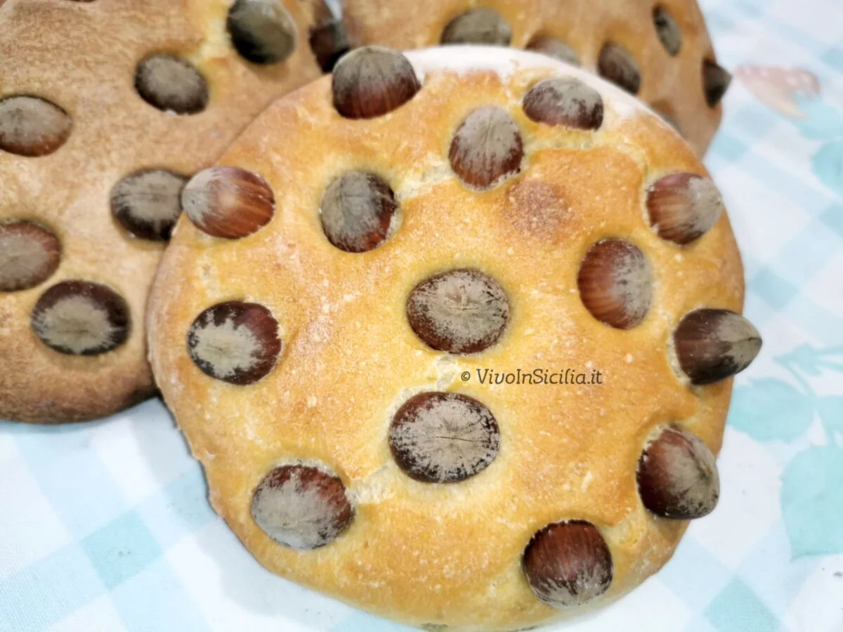 Il pane con le nocciole