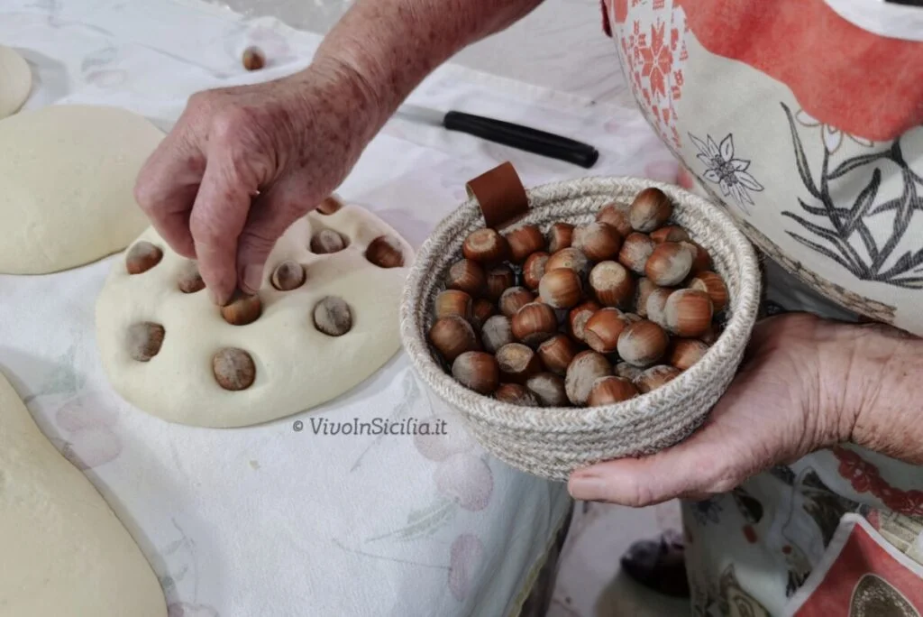 Pane con le nocciole