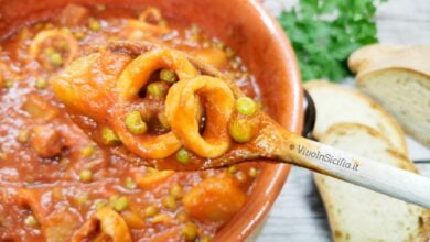 calamari in tegame con patate e piselli